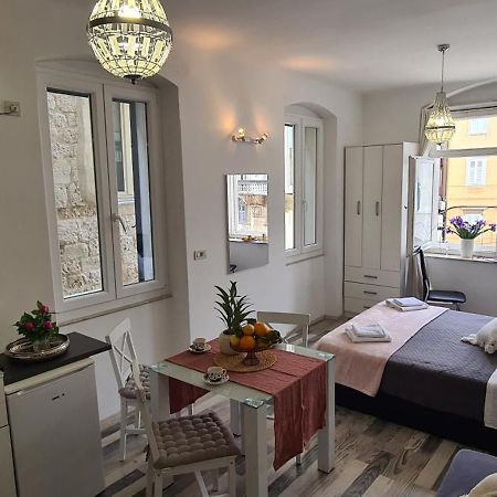 Old Square View Apartment Сплит Екстериор снимка